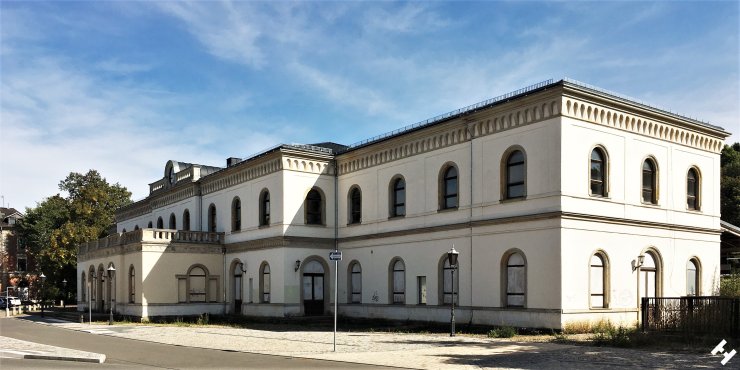 Bahnhof Crimmitschau mit Empfangsgebäude der Deutschen Bahn