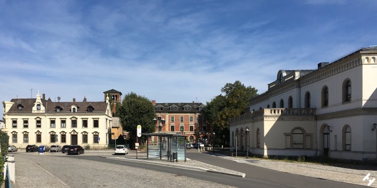Gebäudeensemble mit Bahnhof, Kaiserliche Post und Gründerzeithäusern