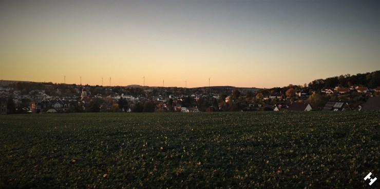 Abendliches Panorama vom Standpunkt Hainstraße mit Sicht auf Crimmitschau und umliegenden Parkanlagen
